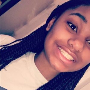 Meet your Posher, Demetria